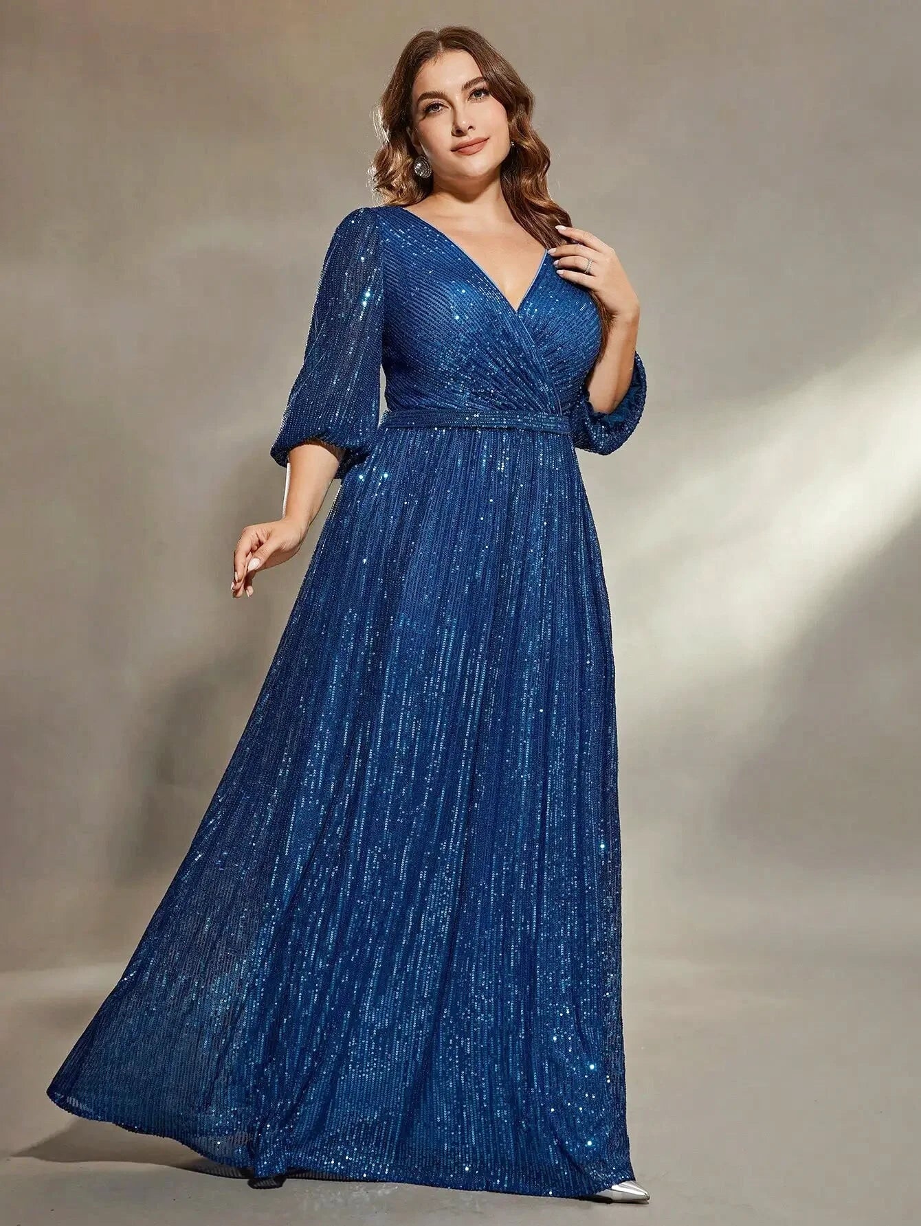 Robe de cérémonie grande taille bleu col V - Bluetra - Maison Gaala