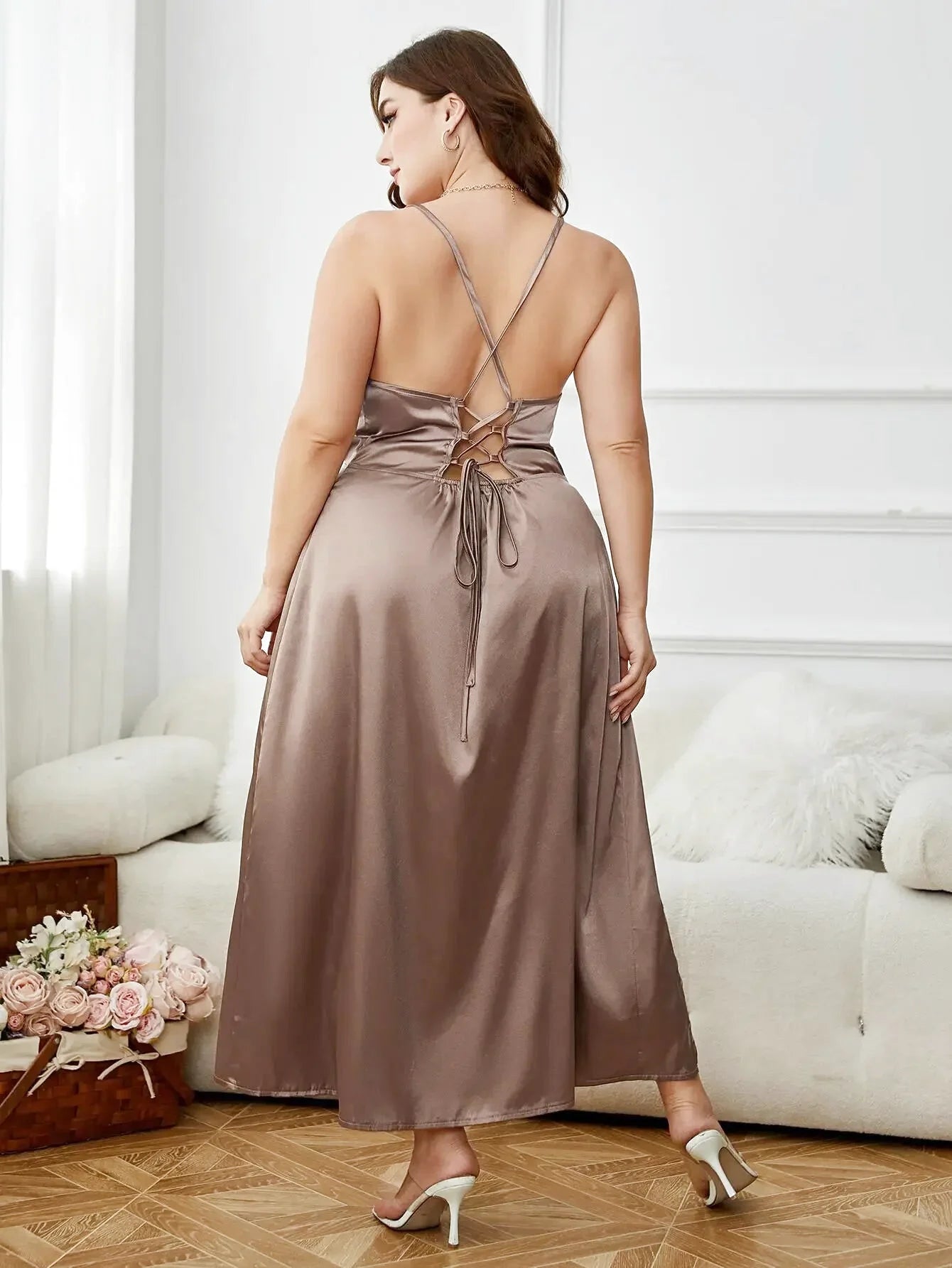 Robe de cérémonie grande taille satin marron - Nerina - Maison Gaala