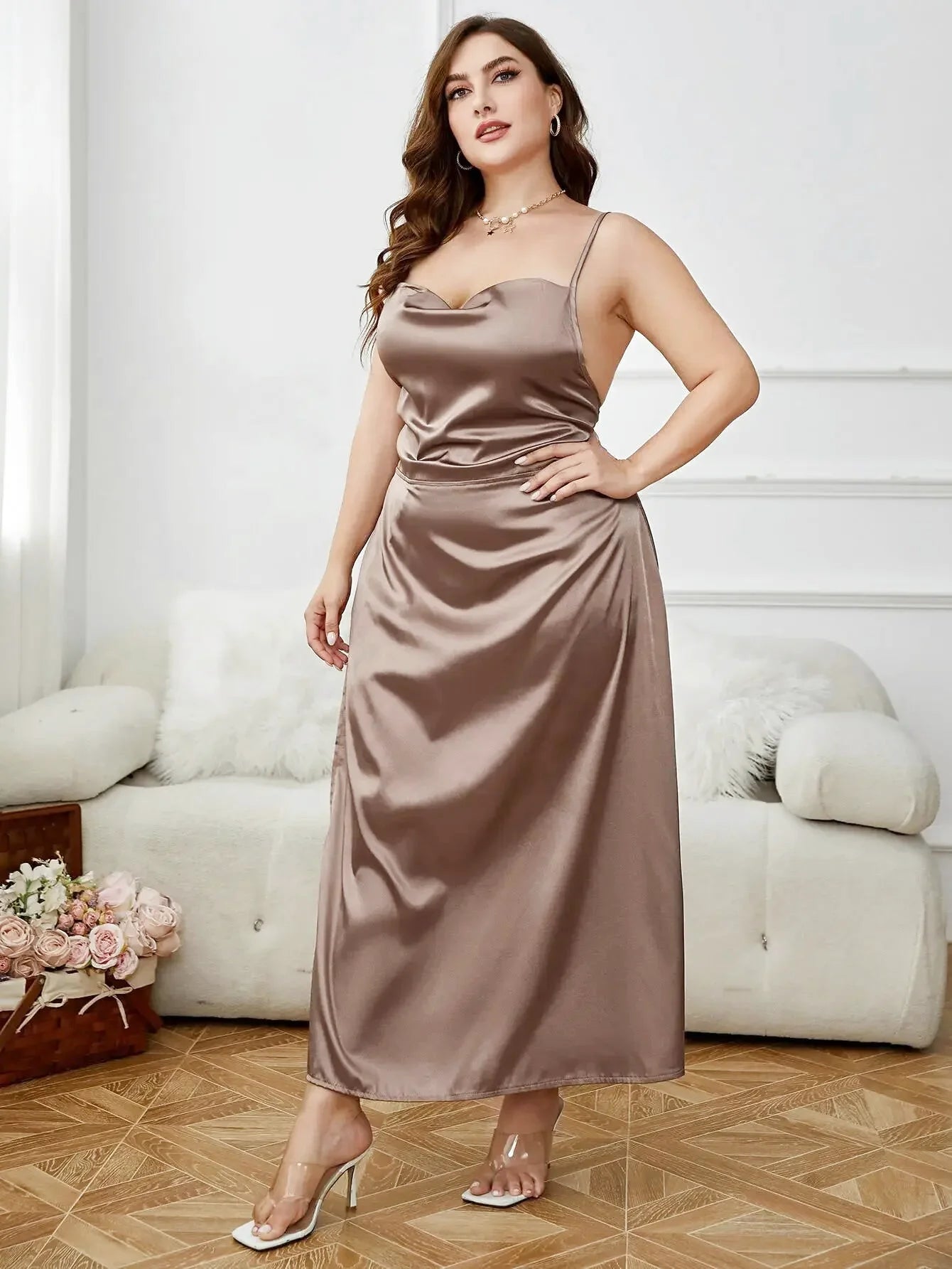 Robe de cérémonie grande taille satin marron - Nerina - Maison Gaala